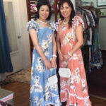 同じデザインのドレスを色違いで
