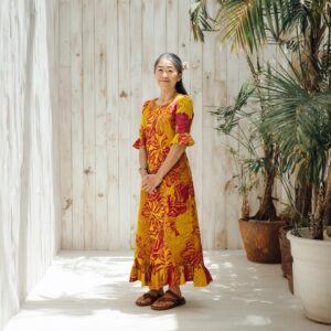 ハイビスカス柄 5分袖 ロングムームー / イエロー×レッド